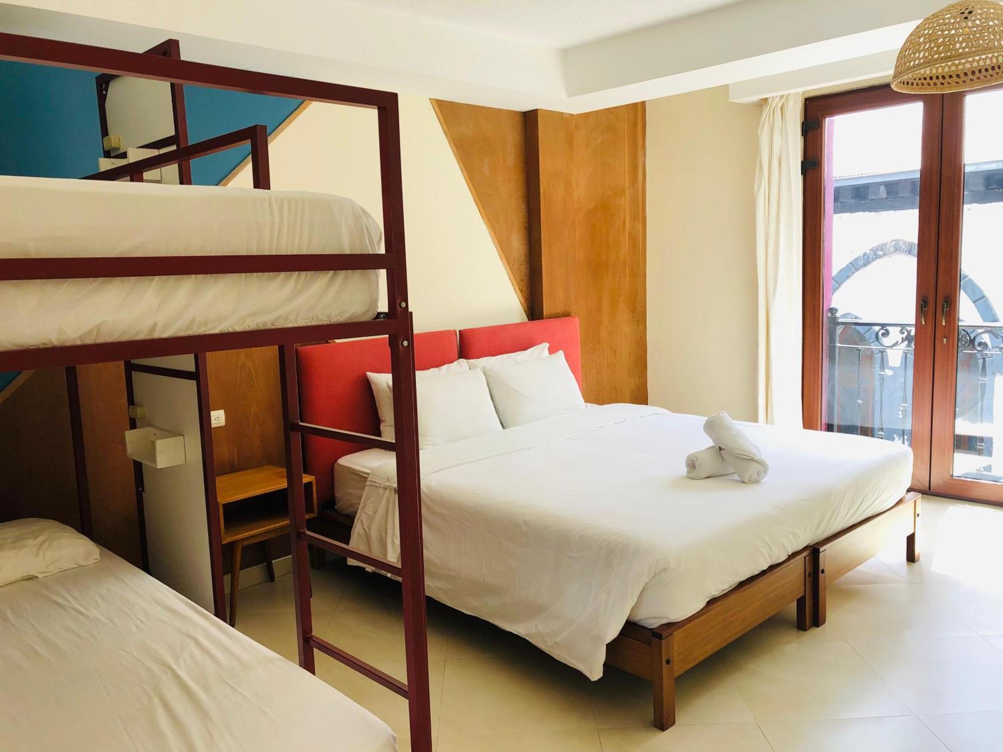 Hotel Socialtel Banos Extérieur photo